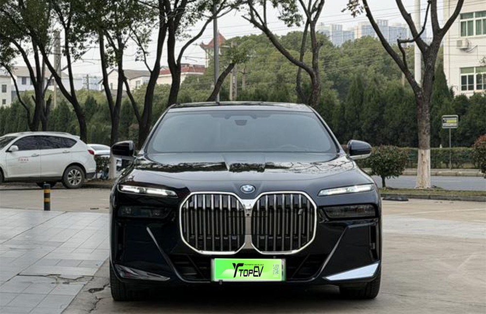 imgi_4_bmw i7 2 BMW i7 2026 eDrive50L Luxury Package– Ready for Export From China | Cars From China at Factory Price - Image 1
